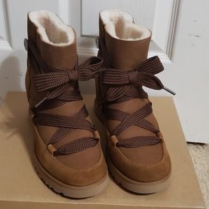 UGG Camel Classic Femme Lace-Up